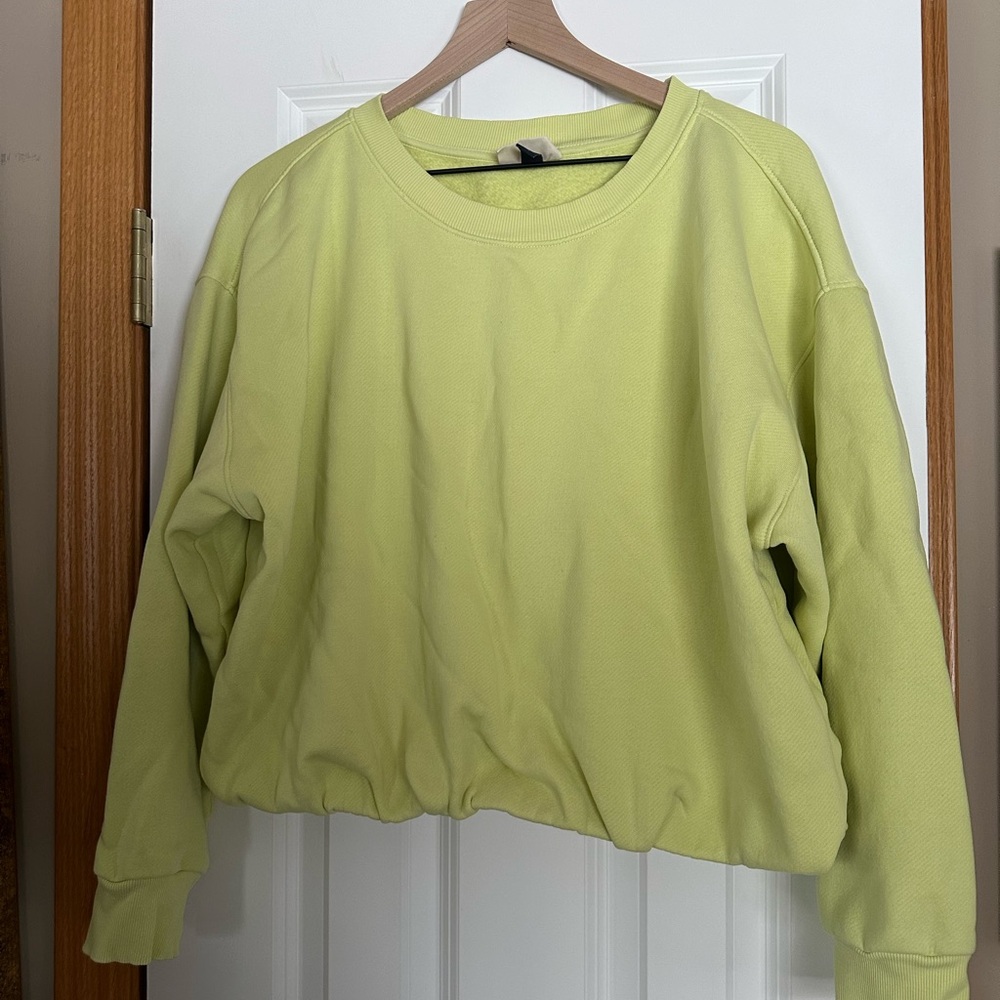 Universal Thread Light Green Sweatshirt